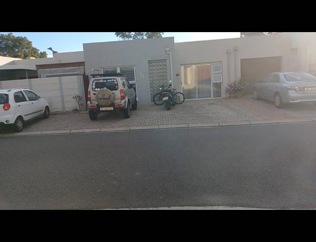2 BEDROOM PROPERTY TO RENT IN PAROW NORTH
